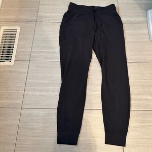 Lululemon Ready to Rulu Joggers size 6